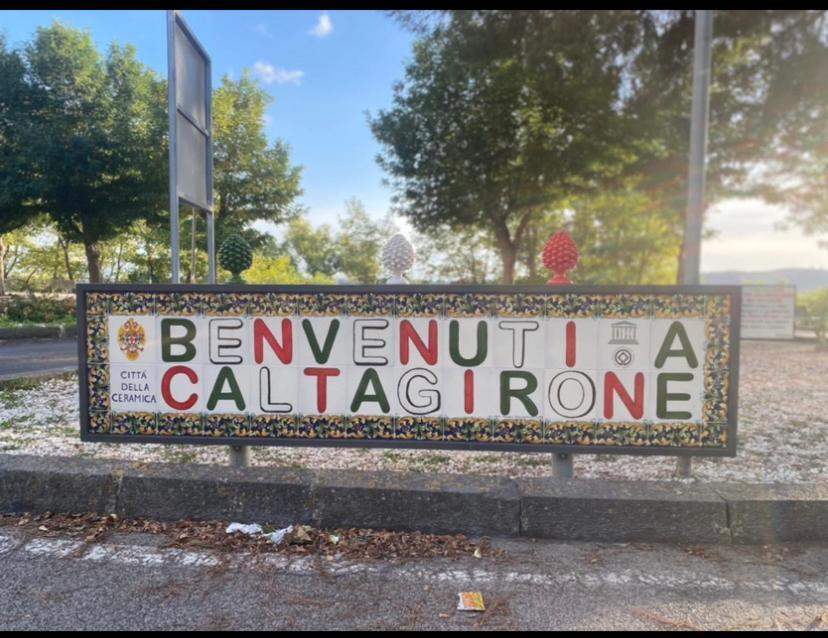 Casa Vacanza Nicole Leilighet Caltagirone Eksteriør bilde